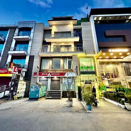 Hotel The Imperio New Delhi Bagian luar foto
