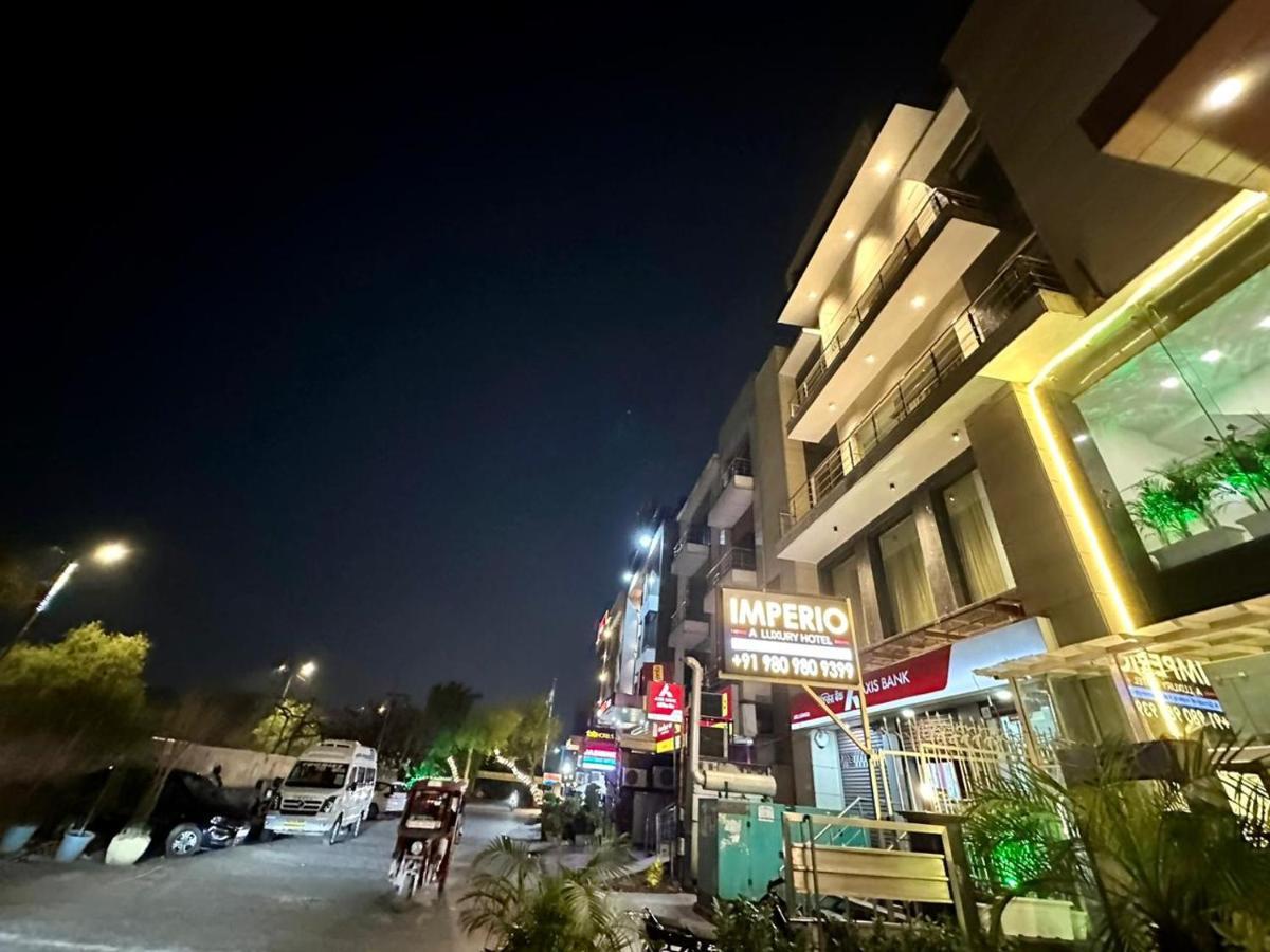 Hotel The Imperio New Delhi Bagian luar foto