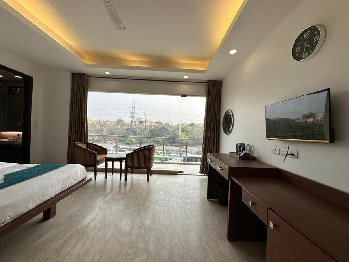 Hotel The Imperio New Delhi Bagian luar foto