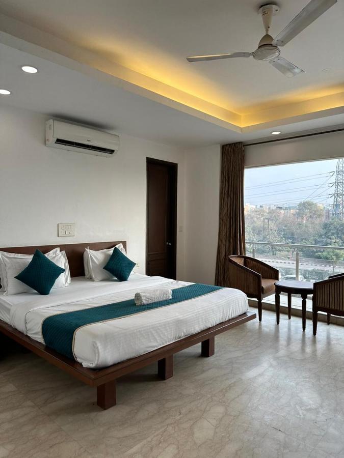 Hotel The Imperio New Delhi Bagian luar foto