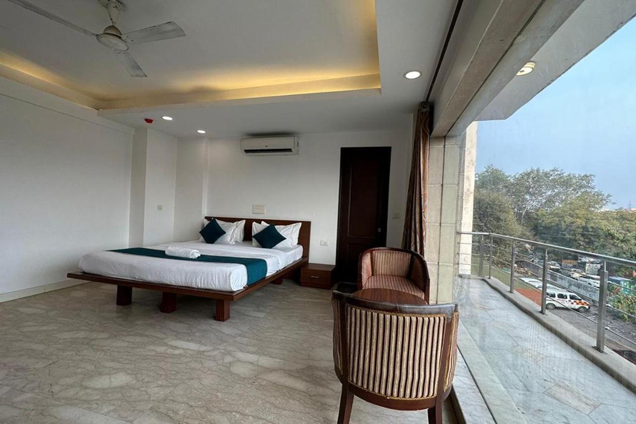 Hotel The Imperio New Delhi Bagian luar foto